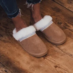 MUK LUKS Women's Dawn Suede Scuff -Noble Heels GUEST 04b52d4e 0cc4 4dbb a647 fa83089bc9b7