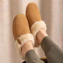 Minnetonka Women's Suede Camp Collar Scuff Slide Slippers -Noble Heels GUEST 8c15c8ac 4c17 4dbd 9efd 0f193ca10e18