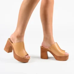 Journee Collection Womens Lorenza Tru Comfort Foam Platform Clog Open Toe Sandals -Noble Heels GUEST a739bdcb b053 47c4 9c97 2c6a584fe1b8