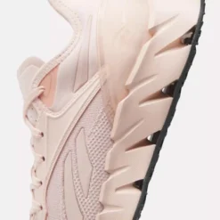 Reebok Zig Kinetica 3 Shoes -Noble Heels GUEST cbf77d7e 043f 442d b90e 6536a5649a09