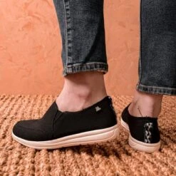 Minnetonka Women's Expanse Slip On Shoes -Noble Heels GUEST ec19bec4 d705 40a0 9095 842d49074d45